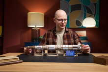 Laden Sie das Bild in den Galerie-Viewer, NASA SATURN V