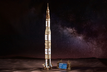 Laden Sie das Bild in den Galerie-Viewer, NASA SATURN V