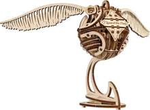 Laden Sie das Bild in den Galerie-Viewer, Modellbausatz Goldener Schnatz™