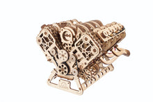 Laden Sie das Bild in den Galerie-Viewer, V8-Motor