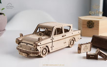 Load image into Gallery viewer, Fliegender Ford Anglia™ | Harry Potter