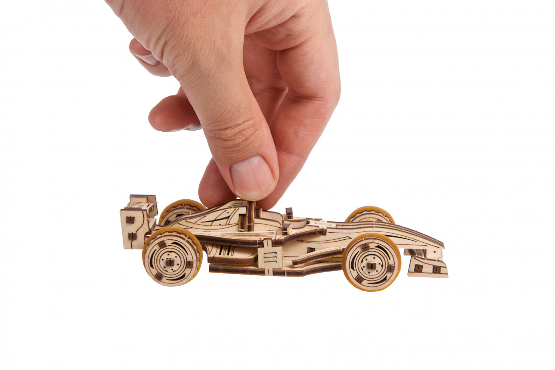 COMPACT RENNWAGEN