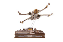 Laden Sie das Bild in den Galerie-Viewer, X-Wing Starfighter von Luke Skywalker™
