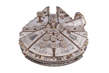 Laden Sie das Bild in den Galerie-Viewer, Millennium Falke™
