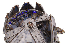 Laden Sie das Bild in den Galerie-Viewer, Millennium Falke™
