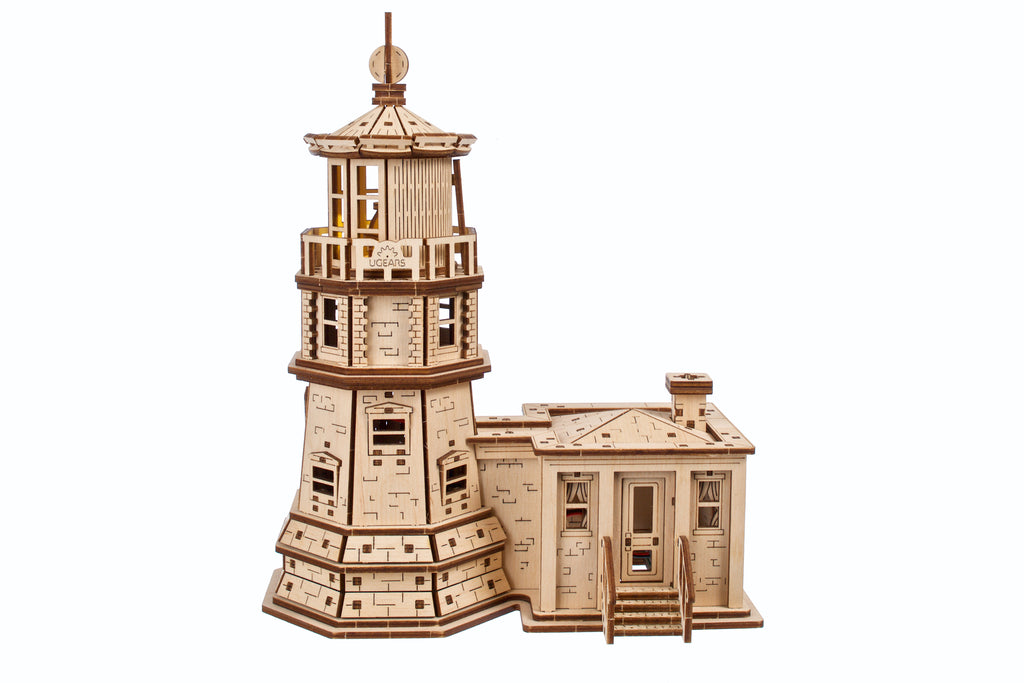 Wooden Split Rock Lighthouse with keeper's house