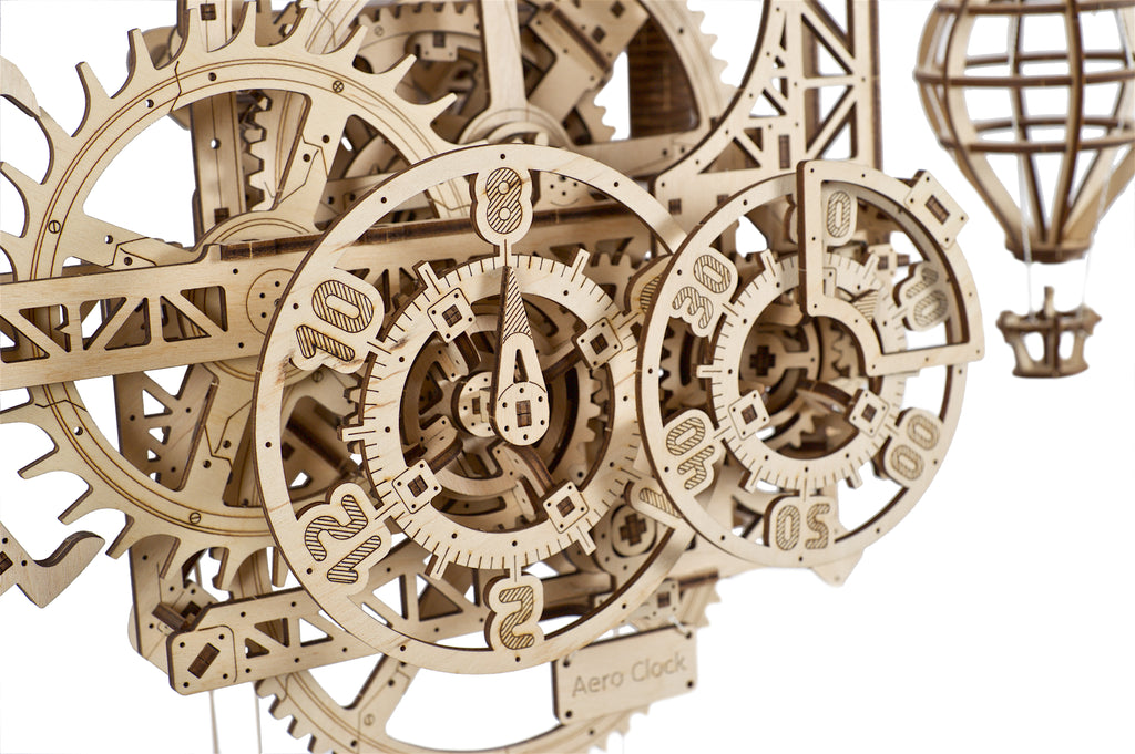Aero-Uhr „Wanduhr mit Pendel“
