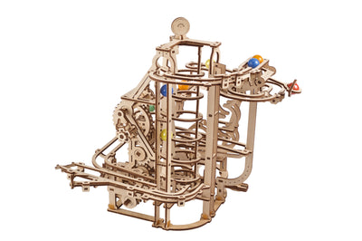 Murmelbahn mit Spiralaufzug