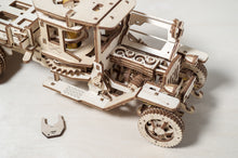 Laden Sie das Bild in den Galerie-Viewer, LKW UGM-11
