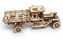 Laden Sie das Bild in den Galerie-Viewer, LKW UGM-11

