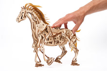 Laden Sie das Bild in den Galerie-Viewer, MECHANISCHES PFERD
