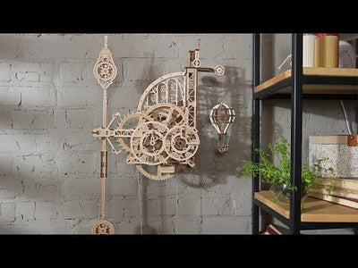 AERO UHR "Wanduhr mit Pendel"